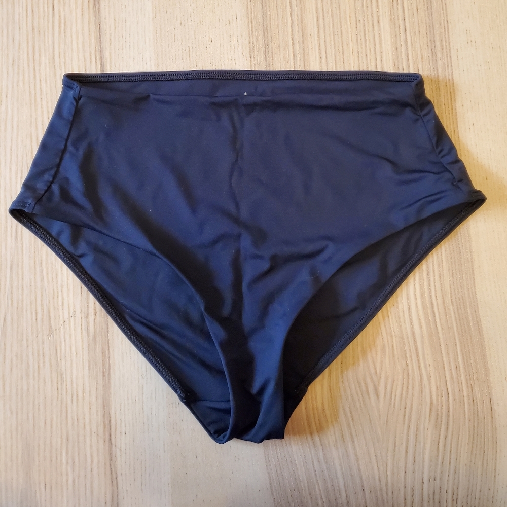 *SOLD* NWOT Everlane The Bikini Bottom in Black, sz S - Picture 1 of 6